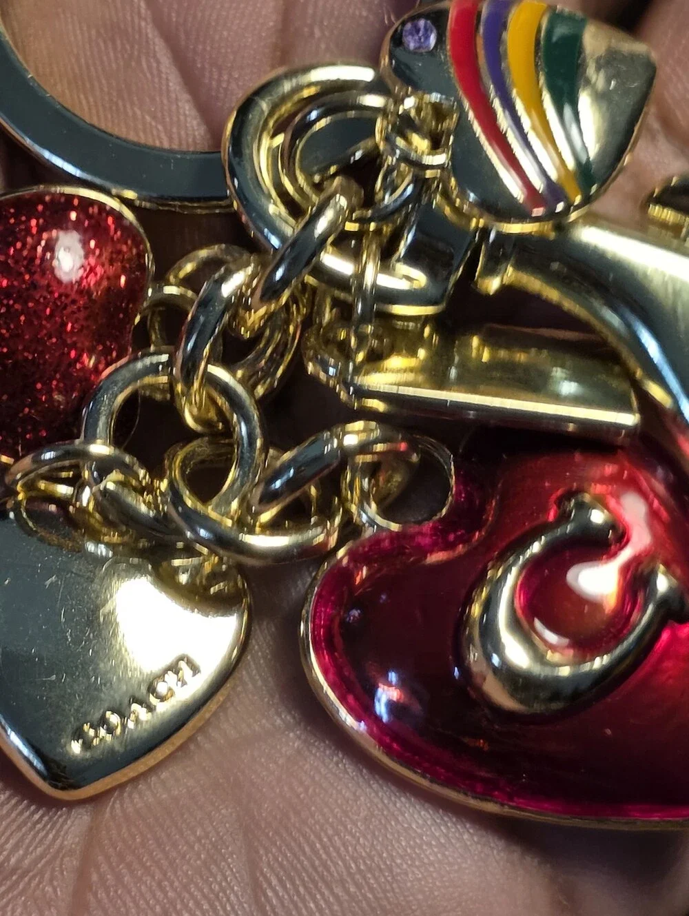 Coach NWOT Gold-Tone Multi-Heart Enamel Key & Card Holder in Red